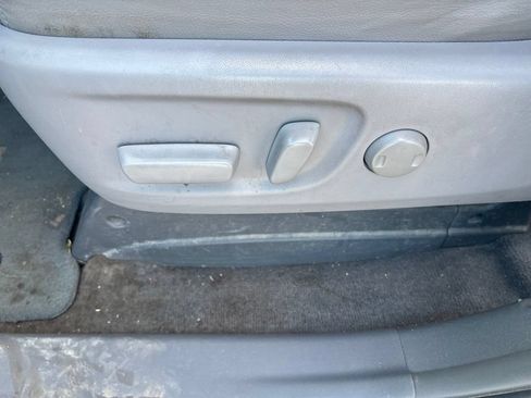 Used 2017 Toyota Sienna XLE FWD image 12