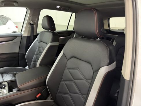 New 2026 Volkswagen Atlas Peak Edition AWD/4WD image 14