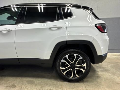 Used 2022 Jeep Compass Limited AWD/4WD image 7