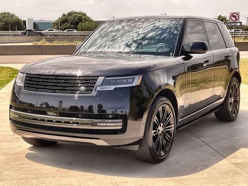 Used 2024 Land Rover Range Rover SE AWD/4WD image 2