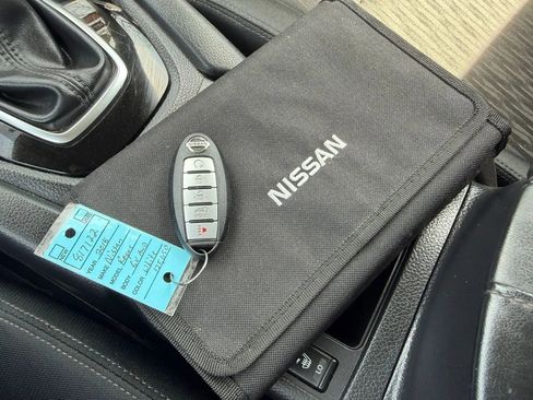 Used 2018 Nissan Rogue SV AWD/4WD image 42