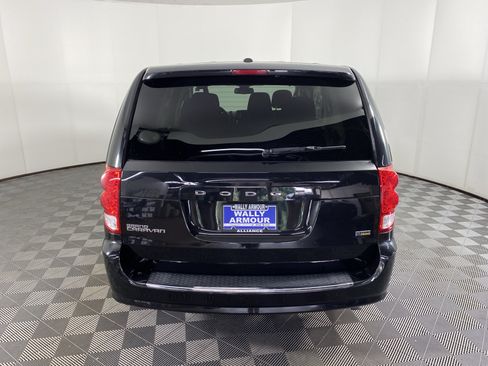 Used 2019 Dodge Grand Caravan SE w/ UConnect Hands-Free Group FWD image 7