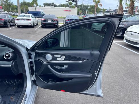 Used 2019 Mercedes-Benz E 300 image 54