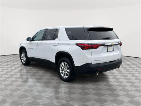 Used 2023 Chevrolet Traverse LS image 7