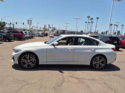 Used 2021 BMW 330i xDrive Sedan w/ Convenience Package AWD/4WD image 4