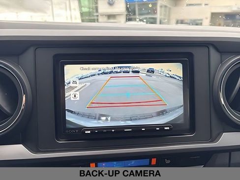 Used 2019 Toyota Tacoma TRD Off-Road image 24