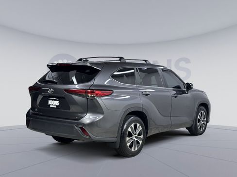 Used 2023 Toyota Highlander XLE FWD image 20