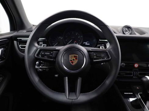 Certified 2025 Porsche Macan image 25