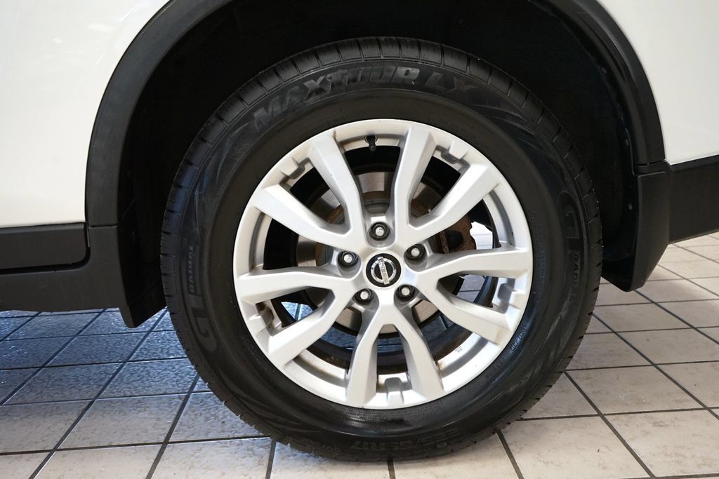 Used 2017 Nissan Rogue SV AWD/4WD image 51
