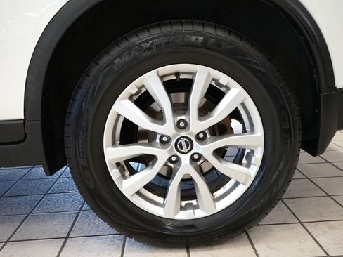 Used 2017 Nissan Rogue SV AWD/4WD image 51