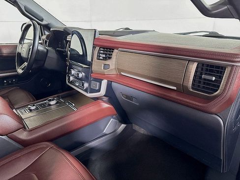 Used 2023 Ford Expedition Limited image 32