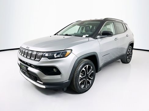 Used 2022 Jeep Compass Limited image 3