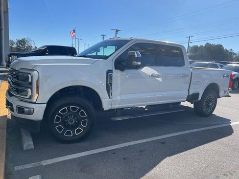 Used 2024 Ford F250 Platinum w/ FX4 Off-Road Package image 2