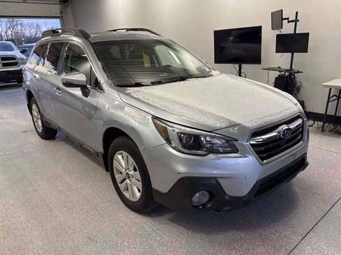 Used 2018 Subaru Outback 2.5i Premium image 2