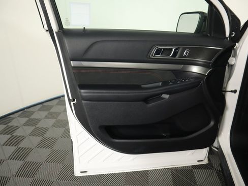 Used 2019 Ford Explorer XLT w/ Equipment Group 202A image 24