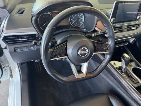 Used 2025 Nissan Altima 2.5 SR image 29