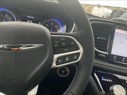 New 2026 Chrysler Pacifica Select image 15