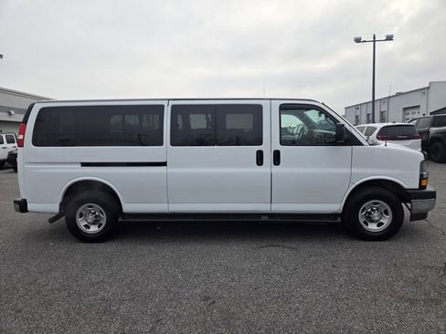 Used 2019 Chevrolet Express 3500 LT w/ LT Preferred Equipment Group image 11