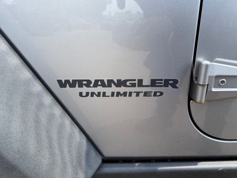 Used 2016 Jeep Wrangler Unlimited Rubicon AWD/4WD image 23