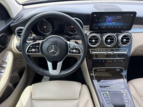 Used 2021 Mercedes-Benz GLC 300 w/ Premium Package image 11