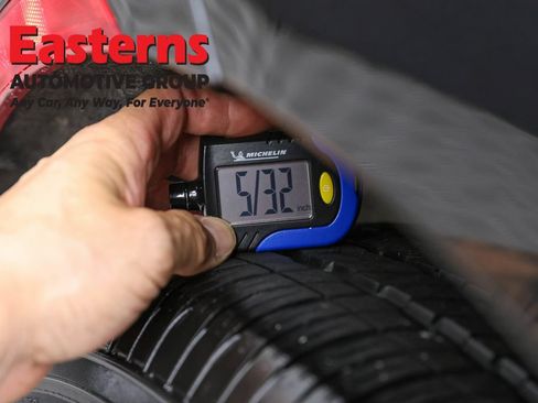 Used 2023 Chrysler Pacifica Touring-L FWD image 30