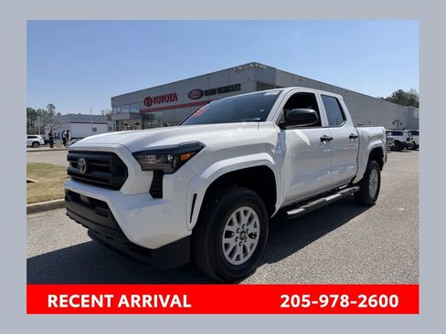 Used 2024 Toyota Tacoma SR image 1