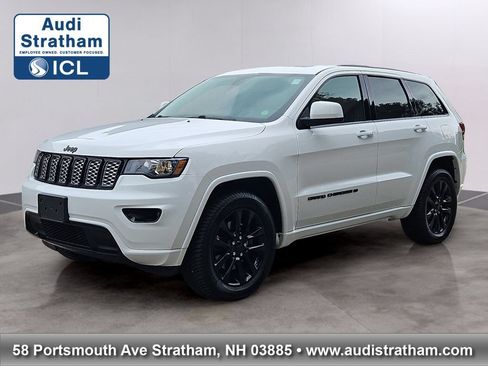 Used 2022 Jeep Grand Cherokee Laredo X AWD/4WD image 1