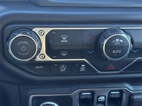 Certified 2023 Jeep Gladiator Overland image 35