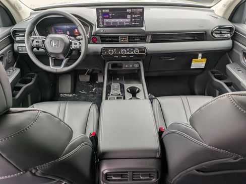 New 2026 Honda Pilot Touring image 15
