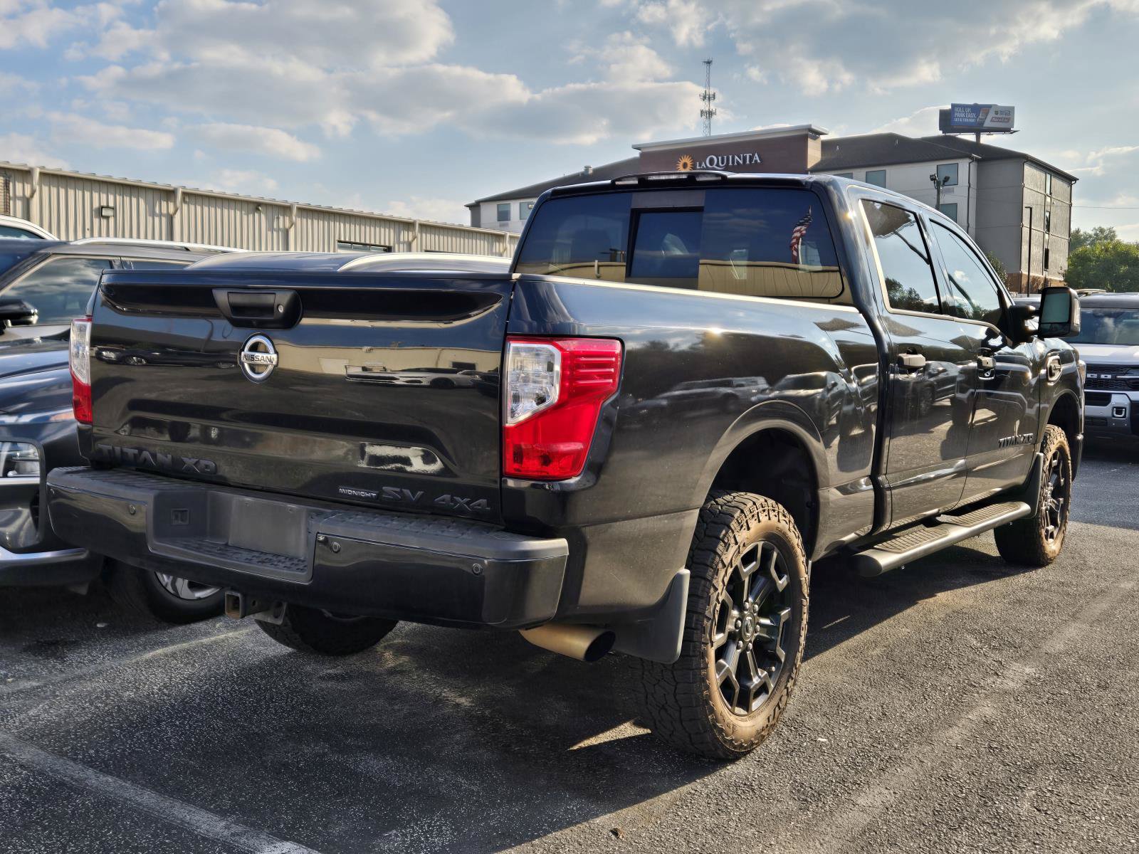 Used 2018 Nissan Titan SV w/ SV Convenience Package AWD/4WD image 4