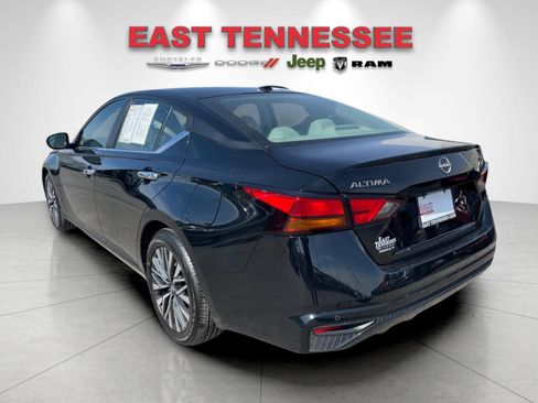 Used 2025 Nissan Altima 2.5 SV image 5
