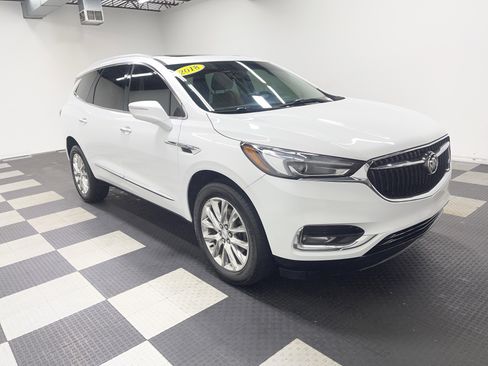 Used 2018 Buick Enclave Essence image 6
