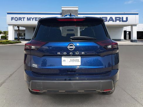 Used 2025 Nissan Rogue SV image 4