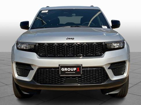 New 2025 Jeep Grand Cherokee Altitude image 3