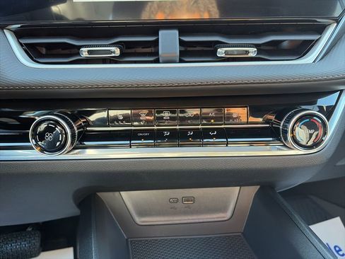 New 2026 Chevrolet Equinox LT w/ Safety and Technology Package AWD/4WD image 18
