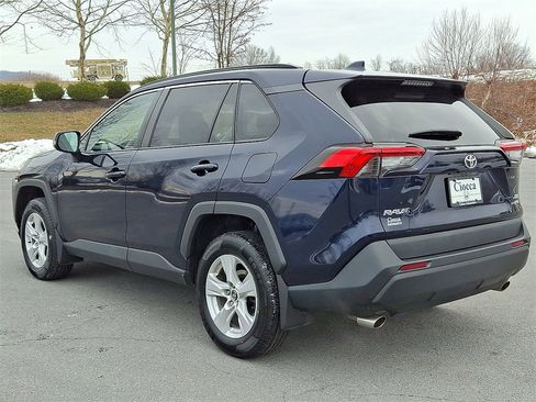 Used 2020 Toyota RAV4 XLE image 7
