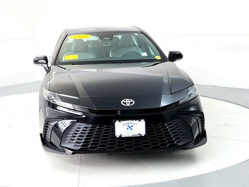 Used 2025 Toyota Camry SE w/ Convenience Package AWD/4WD image 8