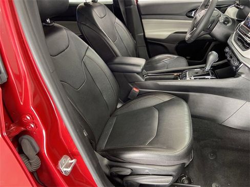 Used 2023 Jeep Compass Limited image 32