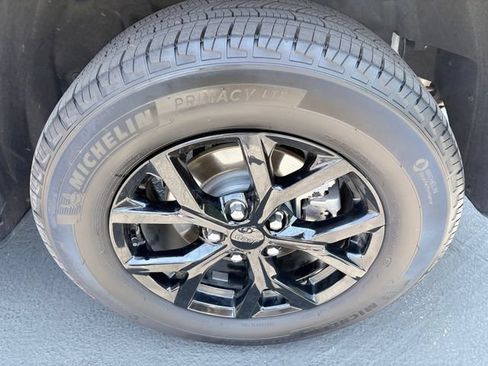 Used 2025 Jeep Grand Cherokee Altitude AWD/4WD image 23