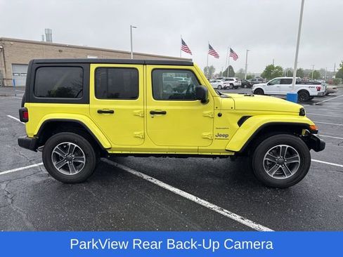 Used 2023 Jeep Wrangler Sahara image 8