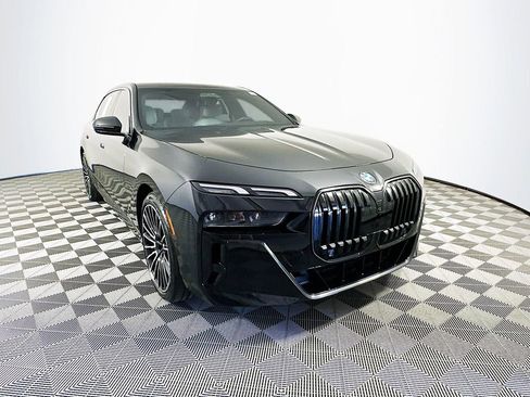 Used 2024 BMW 760i xDrive 760i xDrive image 2