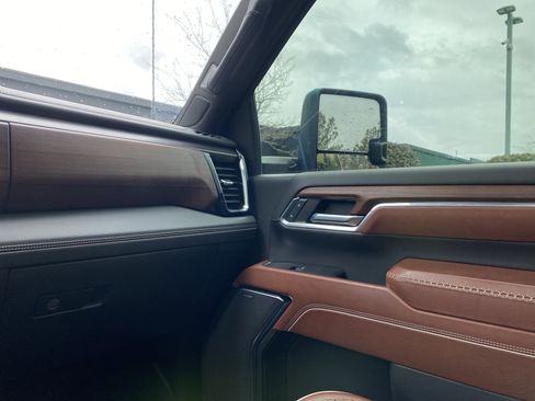 Used 2024 GMC Sierra 2500 Denali Ultimate image 19