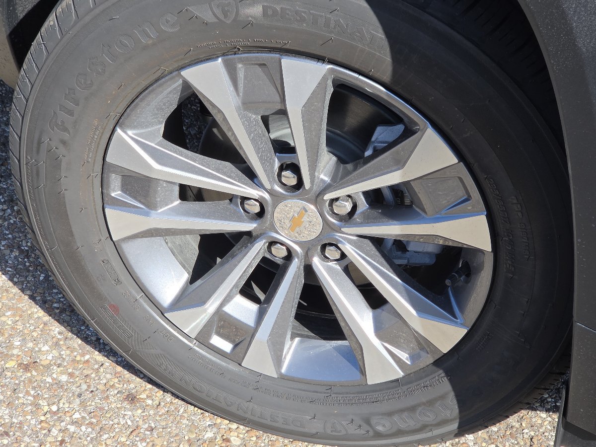 New 2027 Chevrolet Equinox LT w/ Convenience Package II FWD image 14