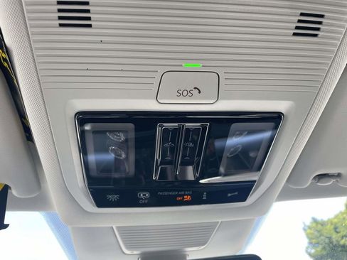 New 2026 Volkswagen Tiguan SE FWD image 26