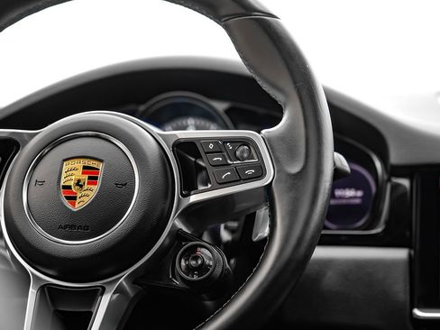 Used 2021 Porsche Cayenne Coupe AWD/4WD image 17