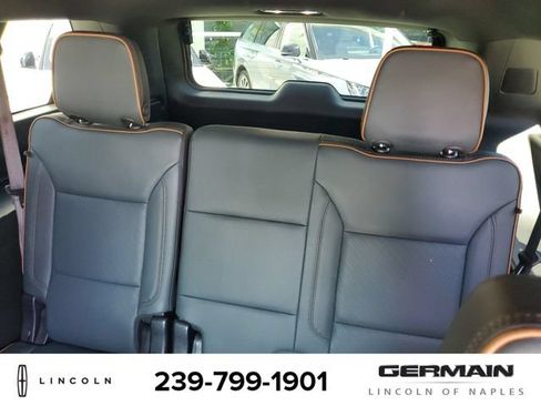 Used 2025 GMC Yukon XL AT4 w/ AT4 Premium Package AWD/4WD image 21