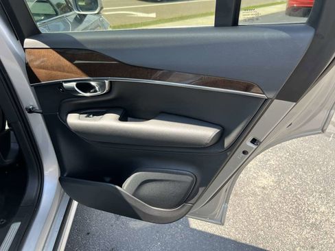 Used 2016 Volvo XC90 T6 Momentum w/ Momentum Plus Package image 18