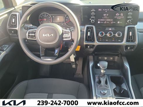 Certified 2023 Kia Sorento LX FWD image 17
