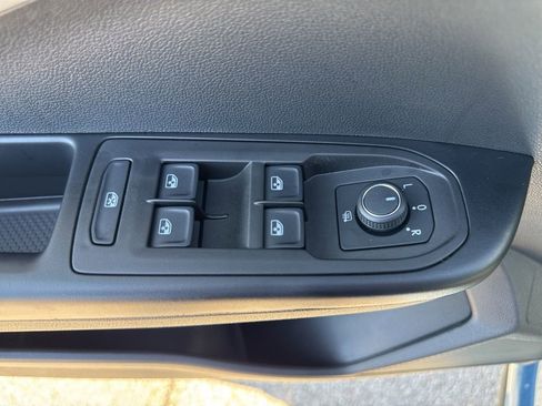 New 2026 Volkswagen Taos SE FWD image 18
