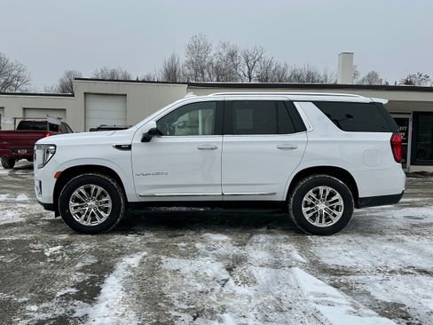 Used 2021 GMC Yukon SLT w/ SLT Luxury Plus Package image 6